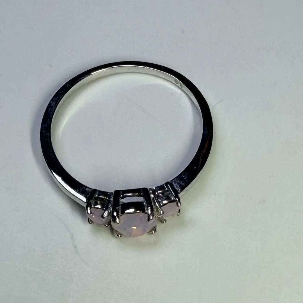 Fragrant Jewels Iridescent Pink Three Stone Silver Tone Ring Size 9